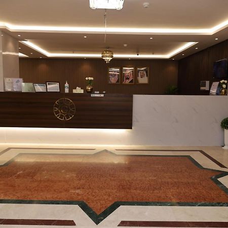 Gold Palace Serviced Apartments เจดดาห์ ภายนอก รูปภาพ