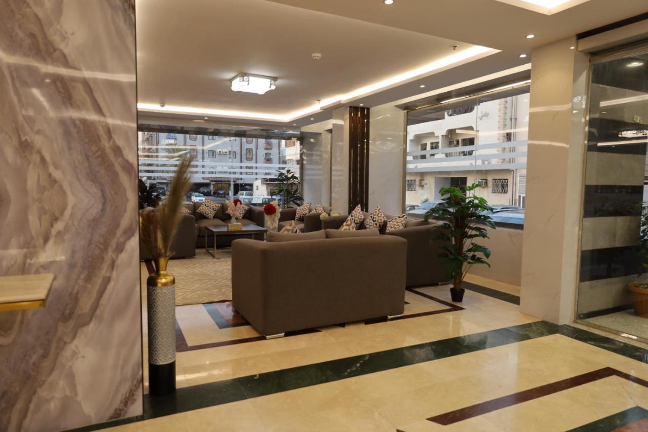 Gold Palace Serviced Apartments เจดดาห์ ภายนอก รูปภาพ