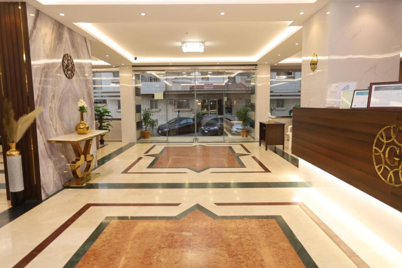 Gold Palace Serviced Apartments เจดดาห์ ภายนอก รูปภาพ