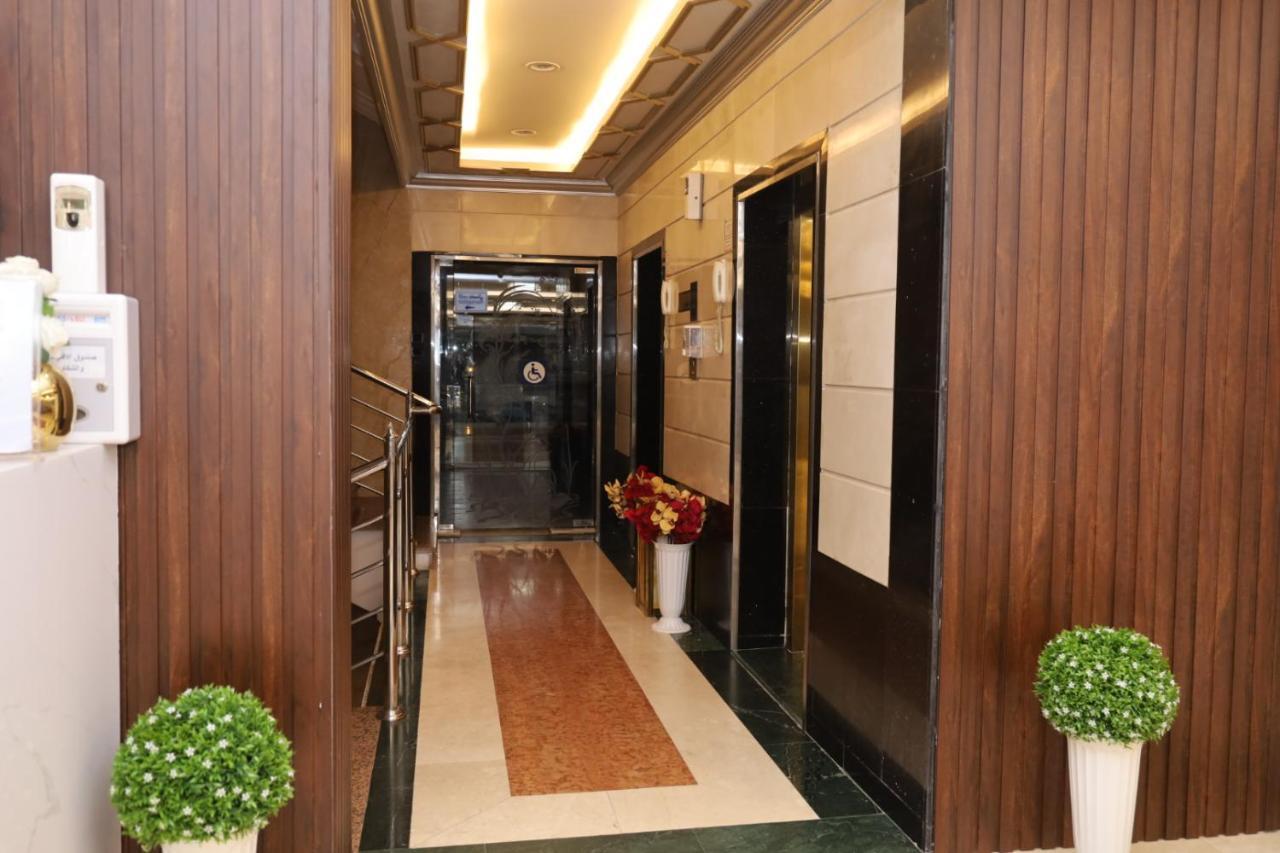 Gold Palace Serviced Apartments เจดดาห์ ภายนอก รูปภาพ