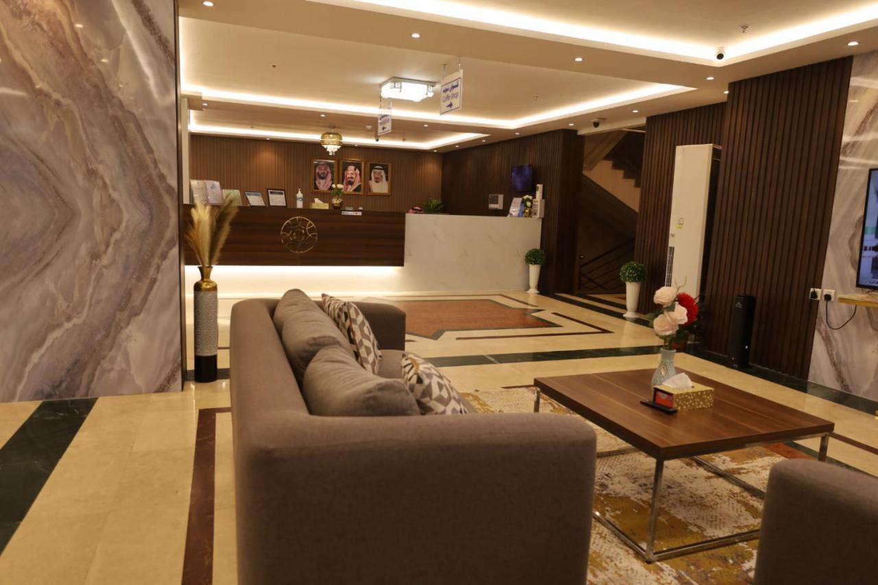 Gold Palace Serviced Apartments เจดดาห์ ภายนอก รูปภาพ
