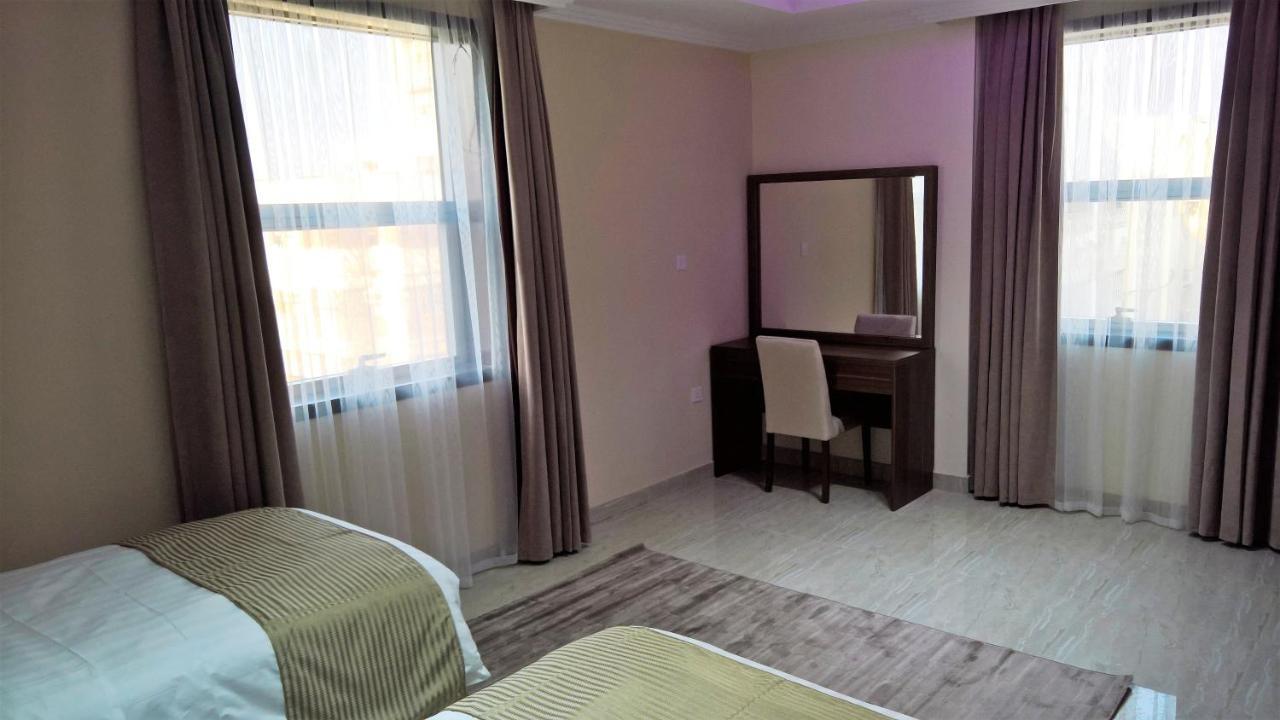 Gold Palace Serviced Apartments เจดดาห์ ภายนอก รูปภาพ