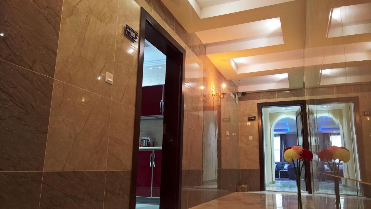 Gold Palace Serviced Apartments เจดดาห์ ภายนอก รูปภาพ