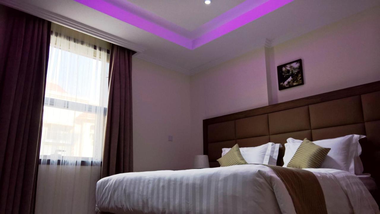 Gold Palace Serviced Apartments เจดดาห์ ภายนอก รูปภาพ