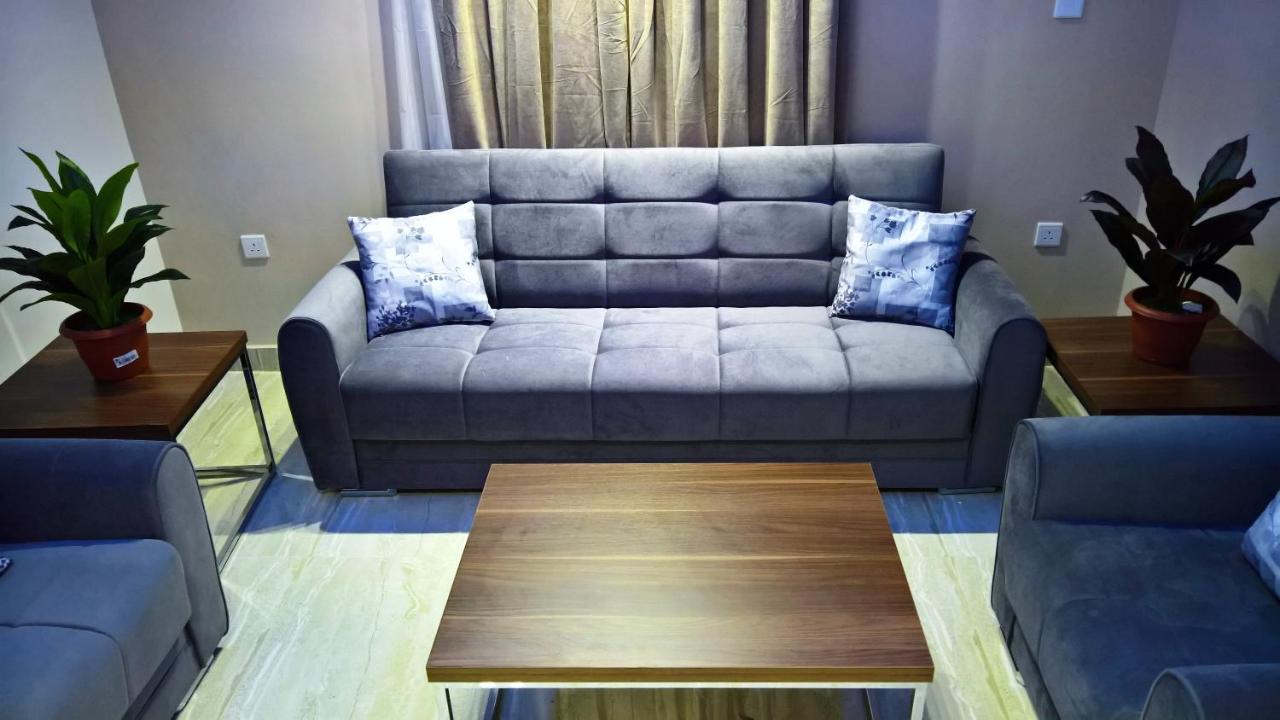Gold Palace Serviced Apartments เจดดาห์ ภายนอก รูปภาพ