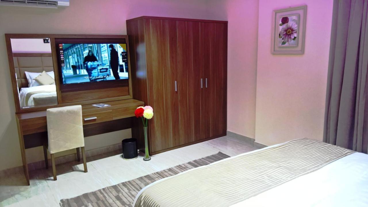 Gold Palace Serviced Apartments เจดดาห์ ภายนอก รูปภาพ